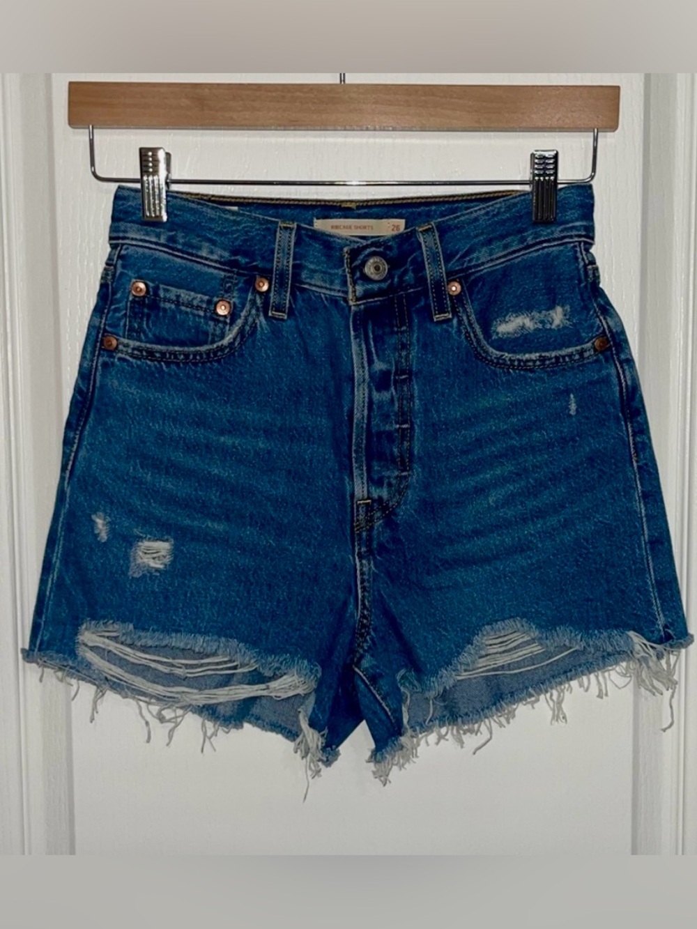 Levi’s Ribcage High Rise Cut Off Denim Shorts Charleston Hero Wash Distressed
